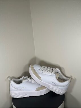 Sorel White and Beige Low-Top Platform Sneakers